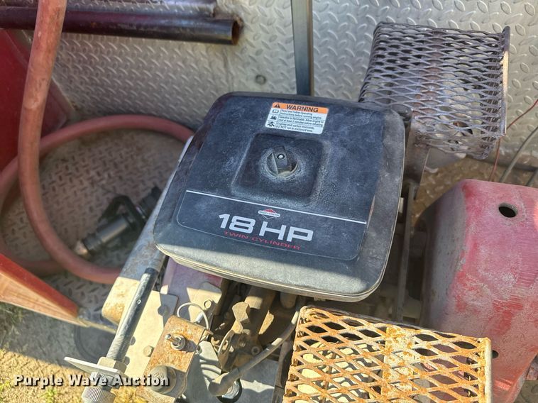 image for item DV2829 1981 Ford F600 pumper fire truck