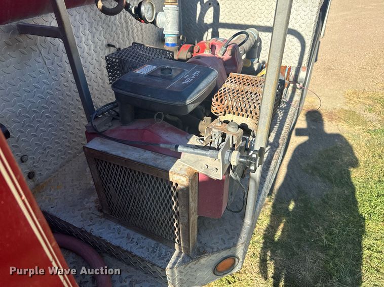 image for item DV2829 1981 Ford F600 pumper fire truck