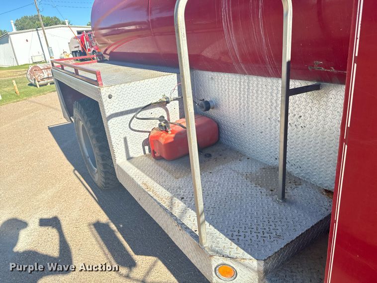 image for item DV2829 1981 Ford F600 pumper fire truck