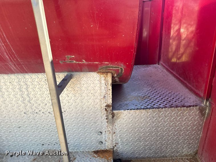 image for item DV2829 1981 Ford F600 pumper fire truck