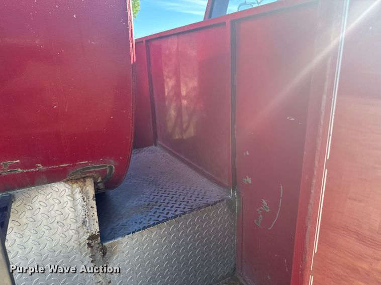 image for item DV2829 1981 Ford F600 pumper fire truck