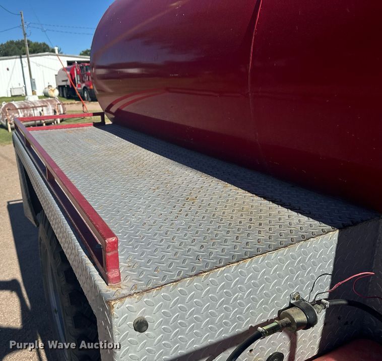 image for item DV2829 1981 Ford F600 pumper fire truck