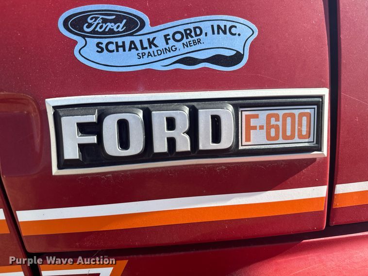 image for item DV2829 1981 Ford F600 pumper fire truck