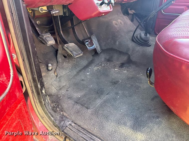 image for item DV2829 1981 Ford F600 pumper fire truck