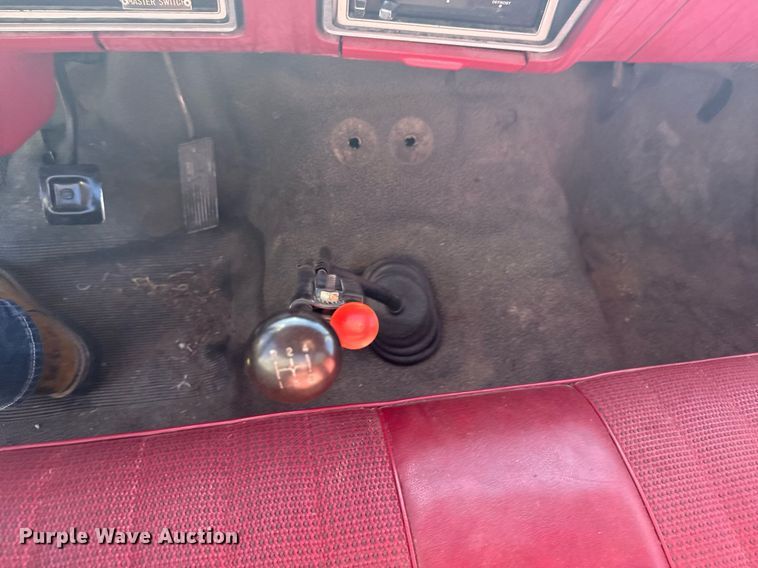 image for item DV2829 1981 Ford F600 pumper fire truck