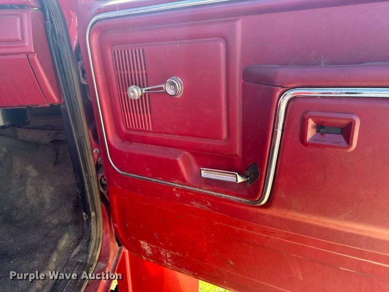 image for item DV2829 1981 Ford F600 pumper fire truck