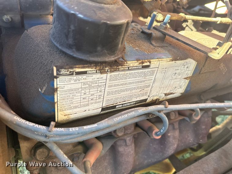 image for item DV2829 1981 Ford F600 pumper fire truck