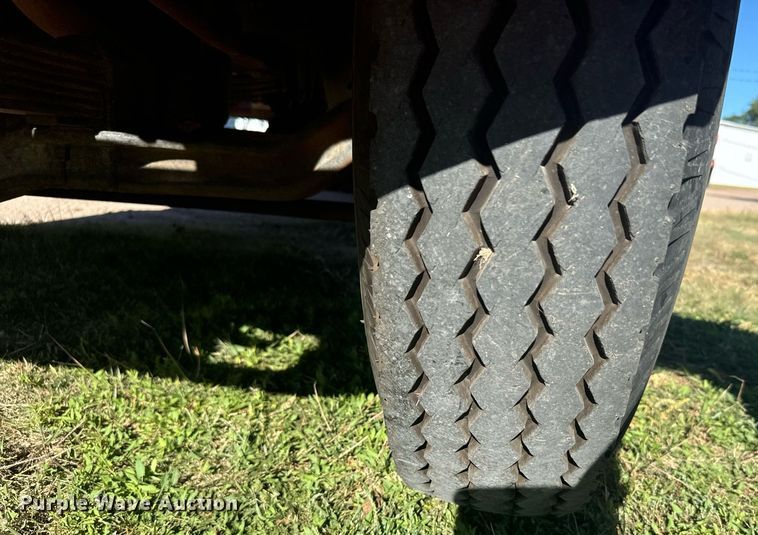 image for item DV2829 1981 Ford F600 pumper fire truck