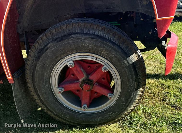 image for item DV2829 1981 Ford F600 pumper fire truck