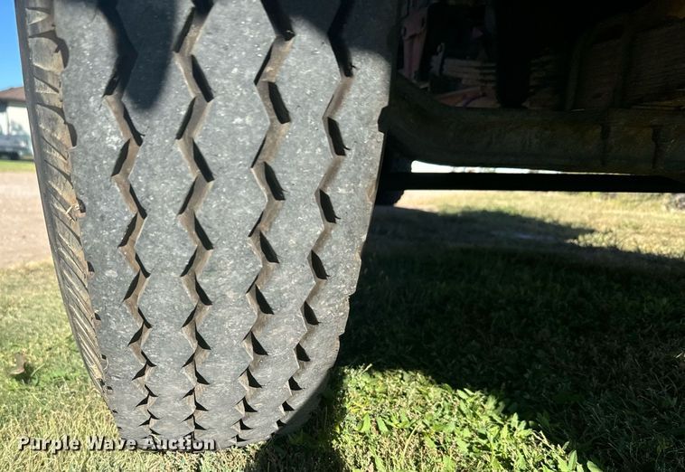 image for item DV2829 1981 Ford F600 pumper fire truck