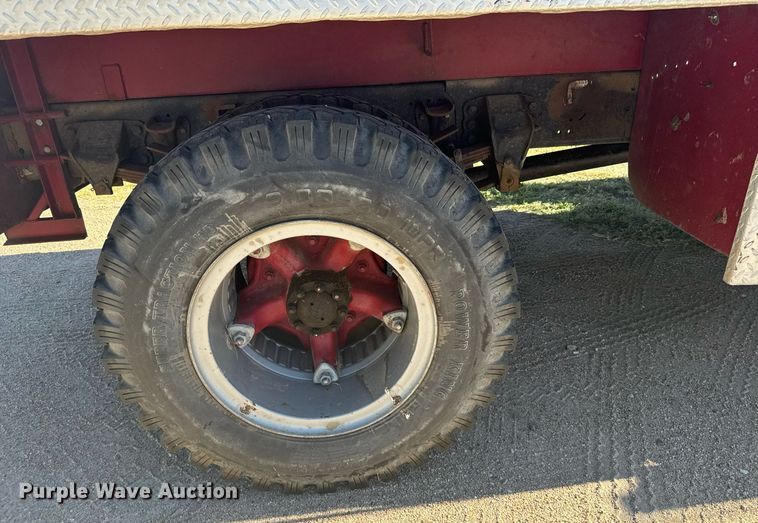 image for item DV2829 1981 Ford F600 pumper fire truck