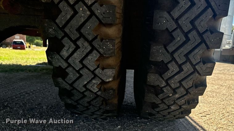 image for item DV2829 1981 Ford F600 pumper fire truck