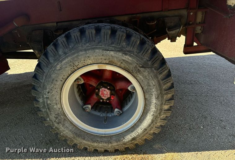 image for item DV2829 1981 Ford F600 pumper fire truck