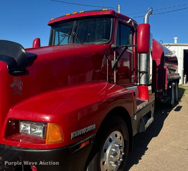 image for item DV2830 1994 Kenworth  T600 pumper fire truck