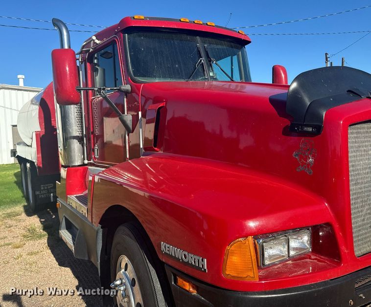 image for item DV2830 1994 Kenworth  T600 pumper fire truck