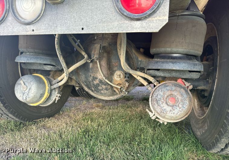 image for item DV2830 1994 Kenworth  T600 pumper fire truck