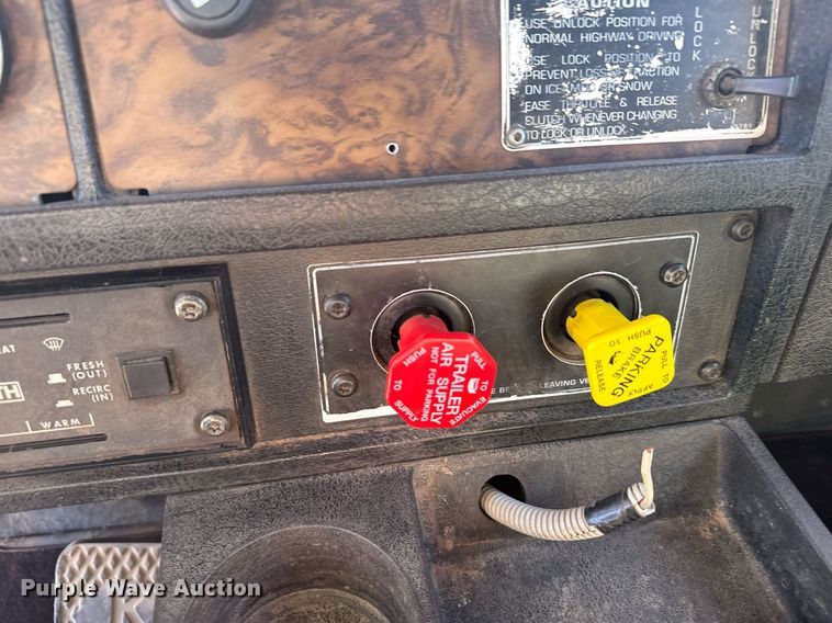 image for item DV2830 1994 Kenworth  T600 pumper fire truck