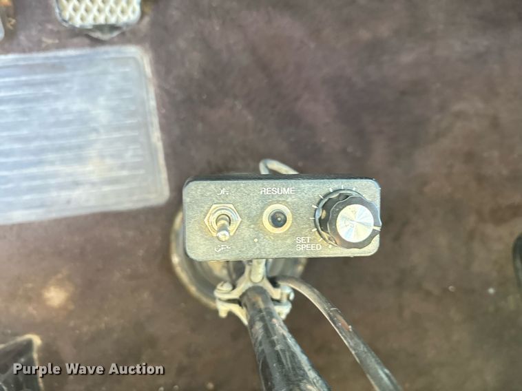 image for item DV2830 1994 Kenworth  T600 pumper fire truck