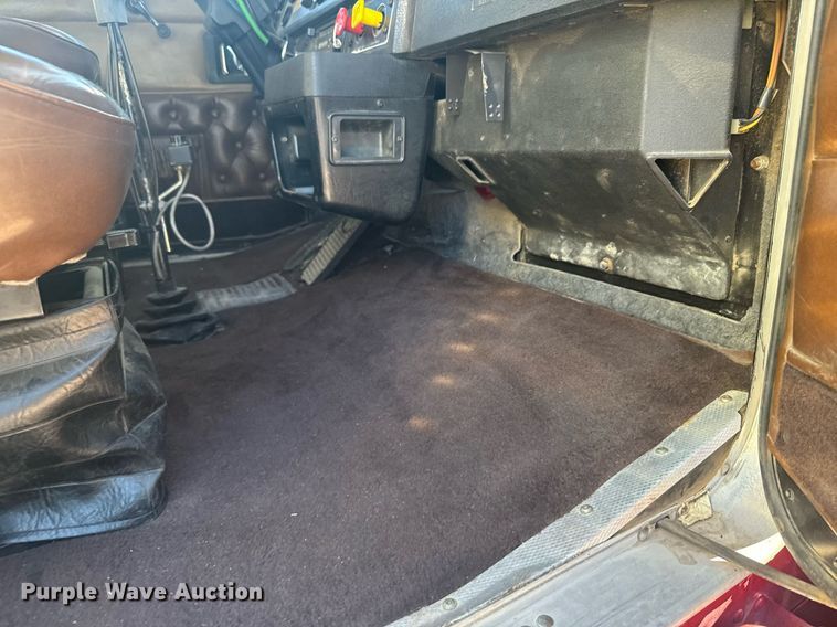 image for item DV2830 1994 Kenworth  T600 pumper fire truck