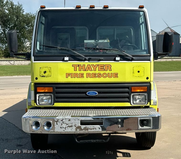 image for item DX1122 1990 Ford CF8000 pumper fire truck