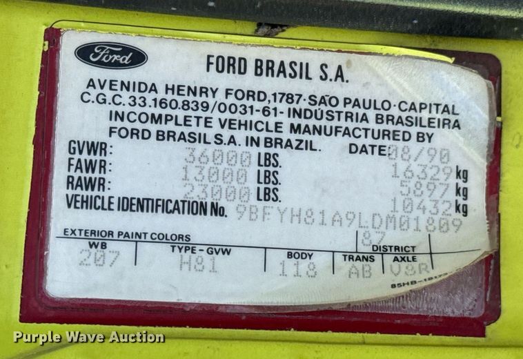 image for item DX1122 1990 Ford CF8000 pumper fire truck