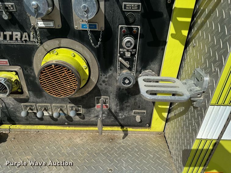 image for item DX1122 1990 Ford CF8000 pumper fire truck