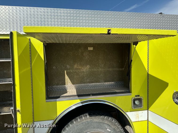 image for item DX1122 1990 Ford CF8000 pumper fire truck