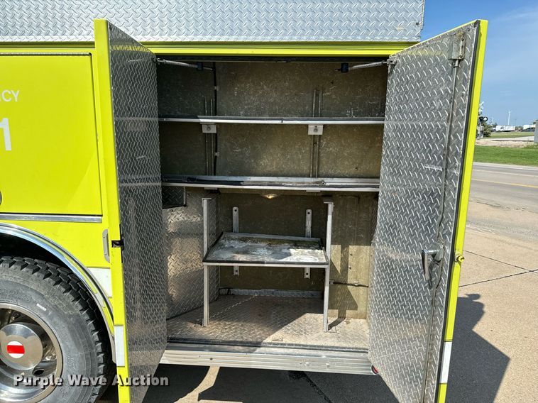 image for item DX1122 1990 Ford CF8000 pumper fire truck