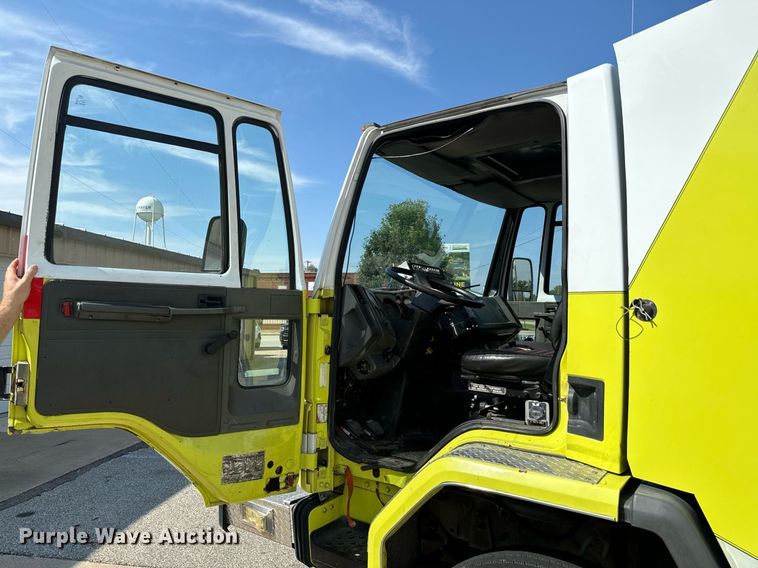 image for item DX1122 1990 Ford CF8000 pumper fire truck