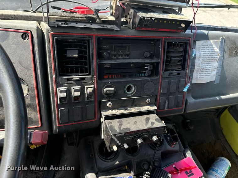 image for item DX1122 1990 Ford CF8000 pumper fire truck