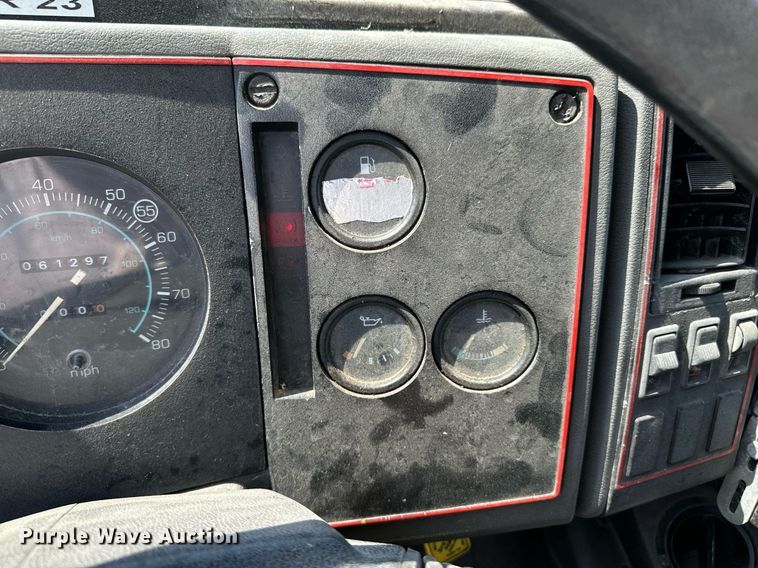 image for item DX1122 1990 Ford CF8000 pumper fire truck