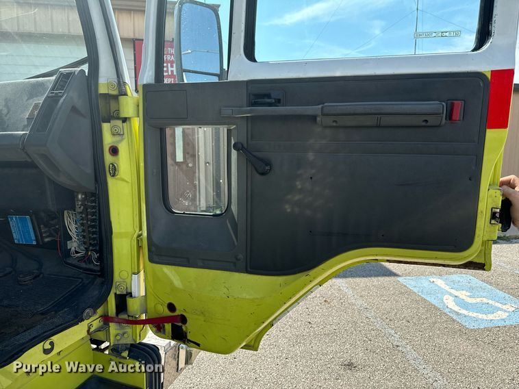 image for item DX1122 1990 Ford CF8000 pumper fire truck