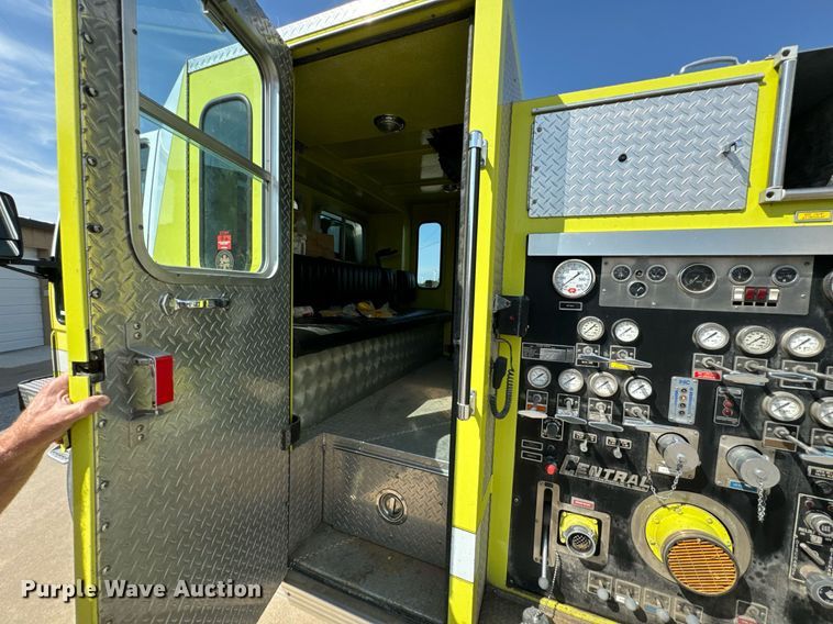 image for item DX1122 1990 Ford CF8000 pumper fire truck