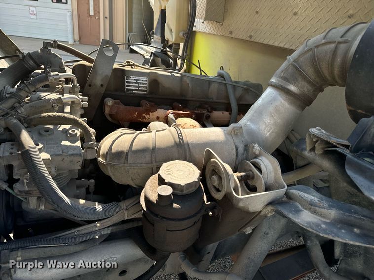 image for item DX1122 1990 Ford CF8000 pumper fire truck