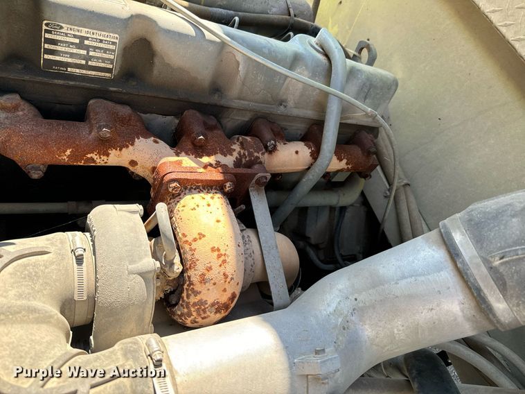 image for item DX1122 1990 Ford CF8000 pumper fire truck