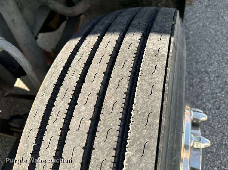 image for item DX1122 1990 Ford CF8000 pumper fire truck