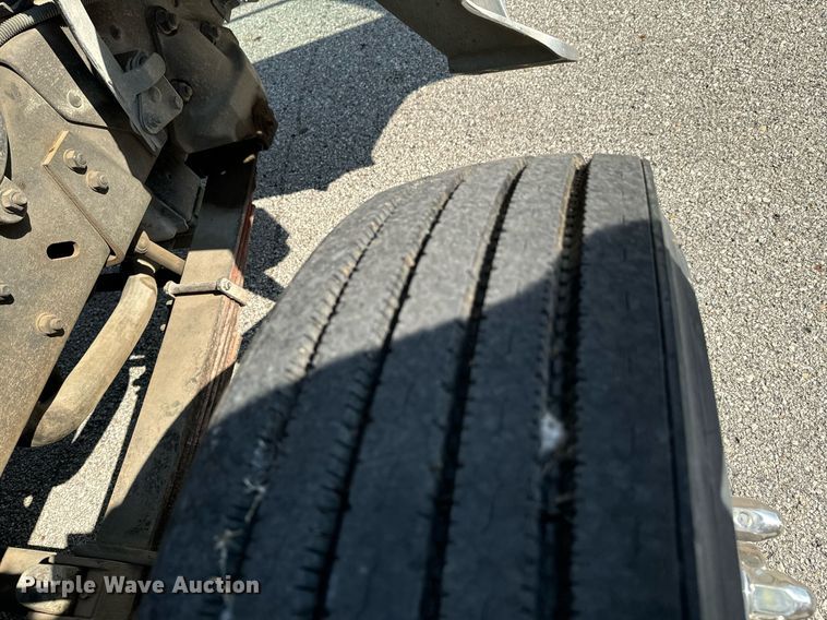 image for item DX1122 1990 Ford CF8000 pumper fire truck