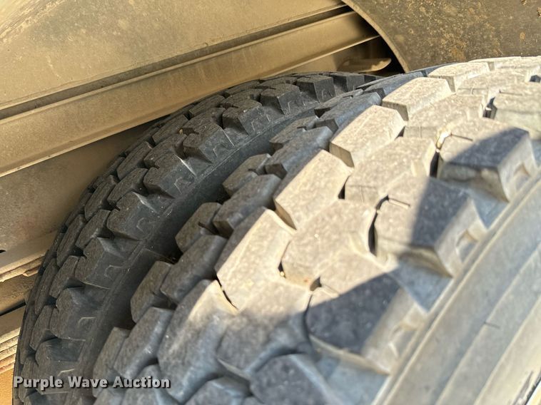 image for item DX1122 1990 Ford CF8000 pumper fire truck