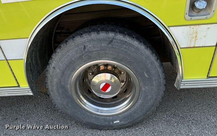 image for item DX1122 1990 Ford CF8000 pumper fire truck