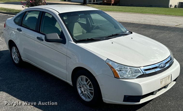 image for item DX1242 2010 Ford Focus 
