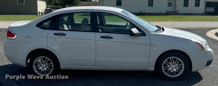 image for item DX1242 2010 Ford Focus 