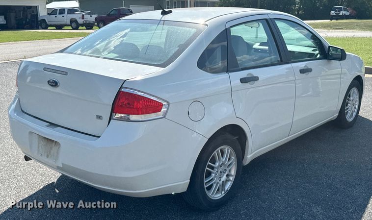 image for item DX1242 2010 Ford Focus 