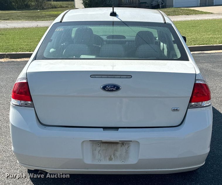 image for item DX1242 2010 Ford Focus 