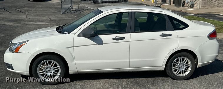 image for item DX1242 2010 Ford Focus 