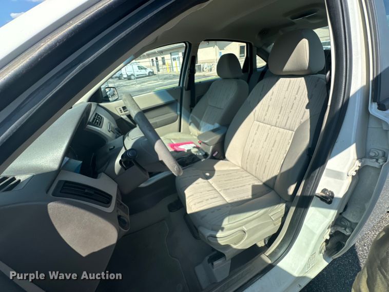 image for item DX1242 2010 Ford Focus 