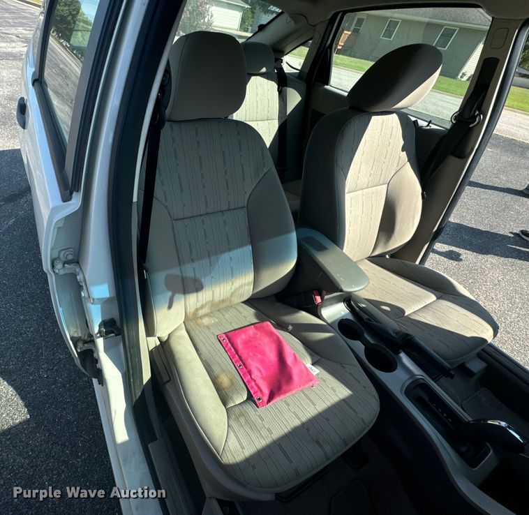 image for item DX1242 2010 Ford Focus 