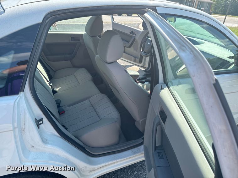 image for item DX1242 2010 Ford Focus 