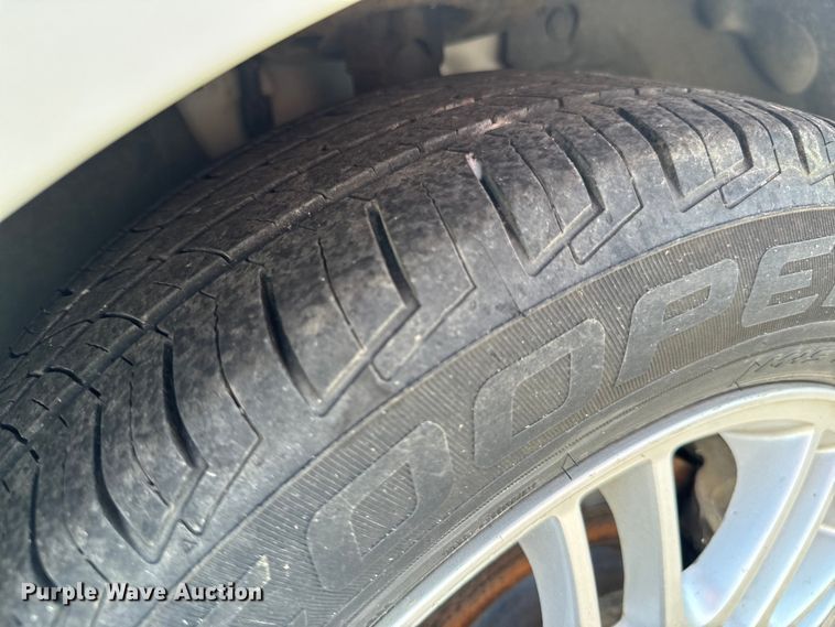 image for item DX1242 2010 Ford Focus 