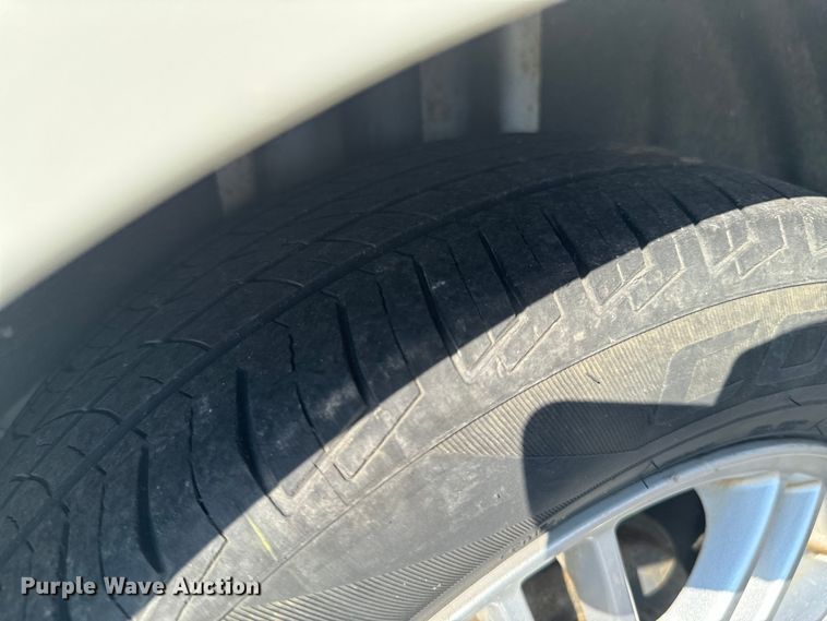 image for item DX1242 2010 Ford Focus 