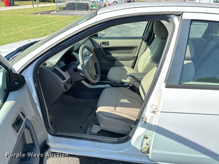 image for item DX1249 2008 Ford Focus 